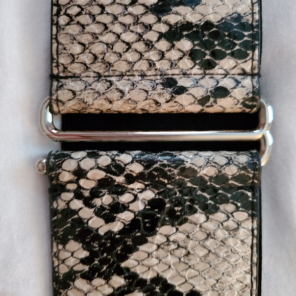 EXPRESS M/L Wide Elastic Band Snake Print Waist Belt with Front Hook Closure - Picture 8 of 9